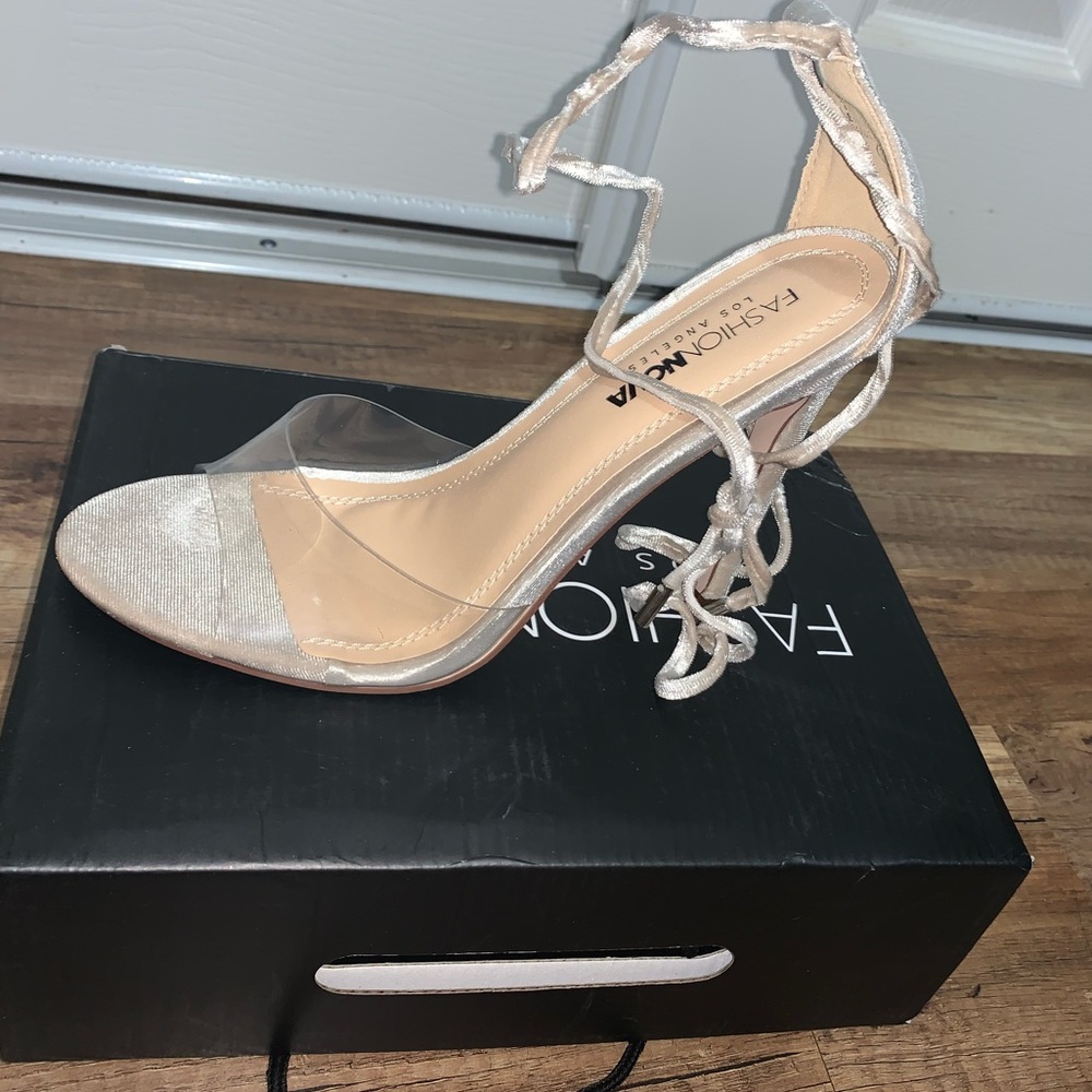 Fashion Nova Gigi Clear Toe Heel- Nude- Size 8.5 - Picture 2 of 2